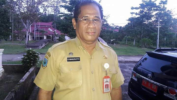 Masuk Purna Tugas, Kornelis Asmorom: “Terima kasih Bapak Manuputty Sudah Mengabdi di Tanah Adat Sough Moskona”